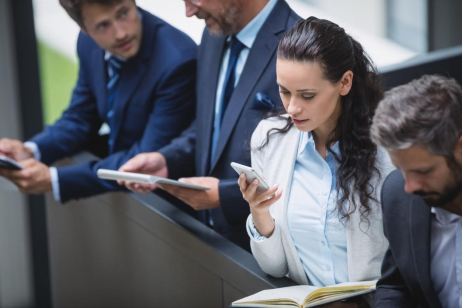 Ambiente di studio organizzato per apprendimento remoto efficace